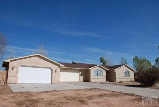 1229 Casa Grande Dr, Pueblo, CO 81007-6111
