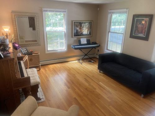 46 Briarbrook Dr, Warwick, RI 02818-2052