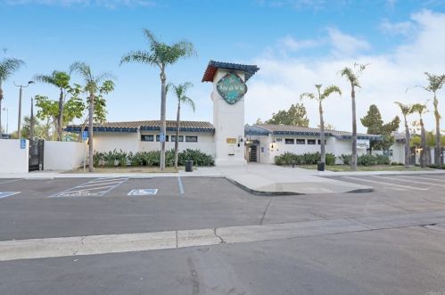 338 Plaza De Benito Juarez, Vista CA  92083-3549 exterior