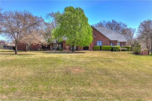 5200 Summit Dr, Edmond, OK 73034-7965