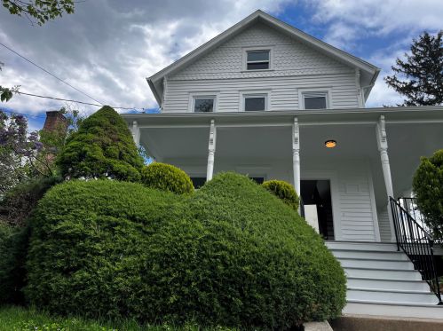 53 Mead Ave, Greenwich CT  06830-6812 exterior