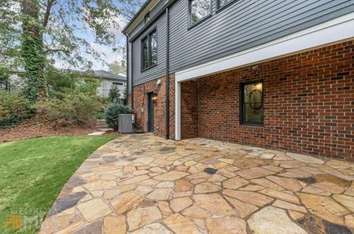 6160 Heards Creek Dr, Atlanta GA  30328-3635 exterior