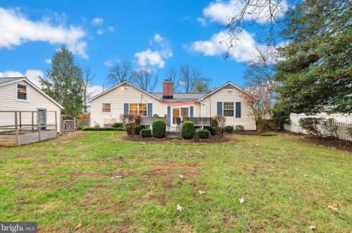 322 Northwest Dr, Silver Spring MD 20901-1431 exterior