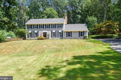 4343 Banbury Dr, Gainesville, VA 20155-1122