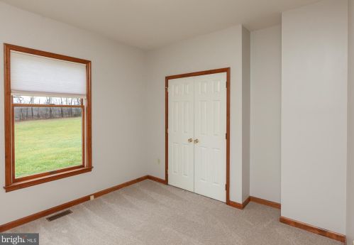 410 Wood End Ct, Charles Town WV  25414-5294 exterior