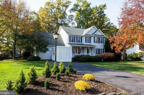 16 Ridge Pointe Ln, Fredericksburg, VA 22405-2745