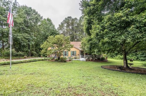 4204 Timber Trace Rd, Loganville, GA 30052-3562