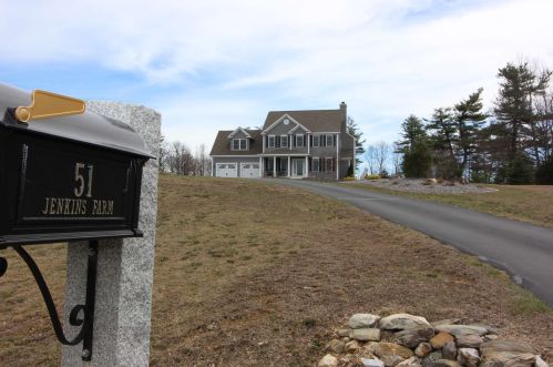 51 Jenkins Farm Rd, Chester, NH 03036-4404
