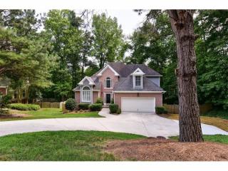 4544 Huntridge Dr, Roswell, GA 30075-2010