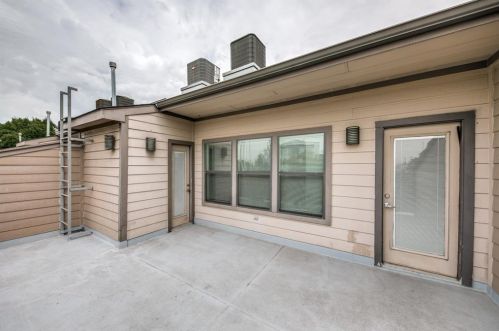 3705 Commerce St, Dallas TX  75226-1738 exterior