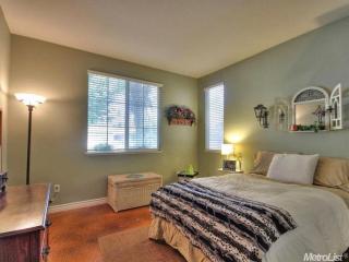 2350 Galway Ct, Tracy, CA 95304-5911