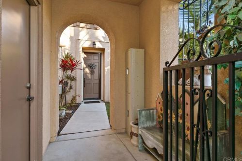 466 Ernest Ct, Oceanside, CA 92056-2408