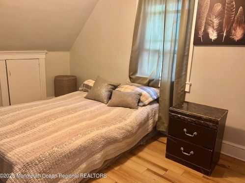 1404 Summerfield Ave, Tinton Falls NJ 07712-6342 exterior