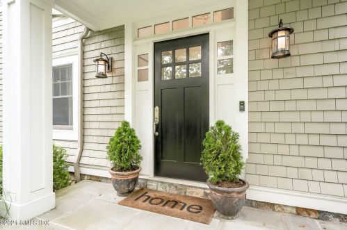 246 Riverside Ave, Riverside CT  06878-2316 exterior