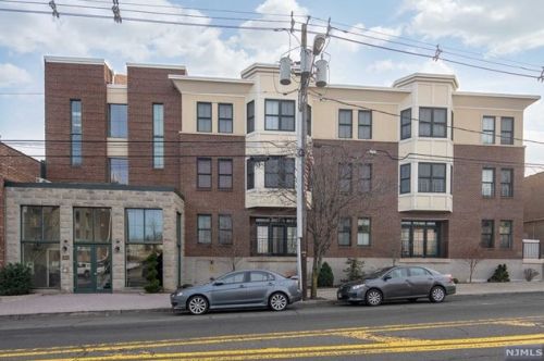 500 Anderson Ave, Cliffside Park NJ  07010-1636 exterior
