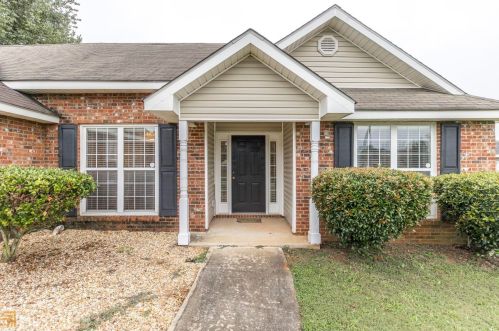 215 Bowens Mill Dr, Bonaire, GA 31005-3148