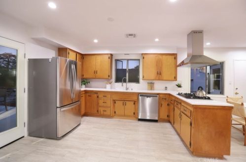 1622 Virginia Ave, Glendale CA  91202-1246 exterior