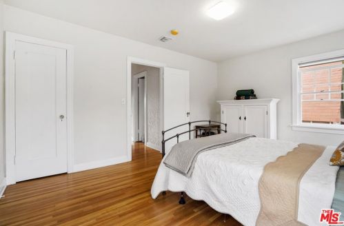 1109 Cedar St, Glendale CA  91207-1728 exterior