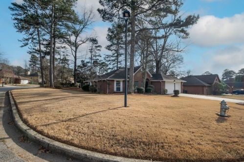 1105 Redan Trce, Stone Mountain, GA 30088-2934
