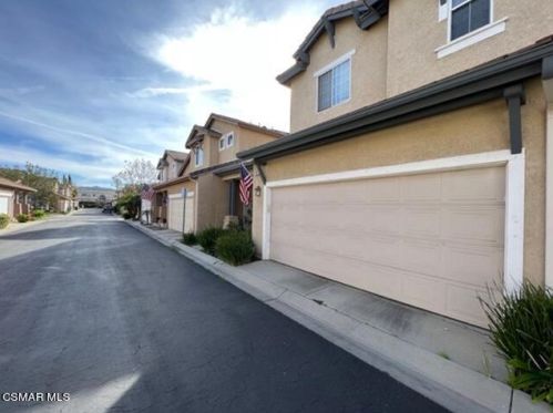 1761 Millpark Ln, Simi Valley, CA 93065-3086