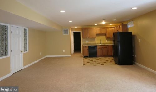 8400 Hessian Hill Ct, Bristow, VA 20136-1166