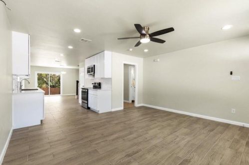 4720 Evening View Dr, Granbury TX  76048-6488 exterior