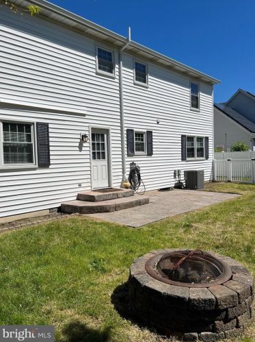 2201 Continental Dr, Harrisburg, PA 17110-3465