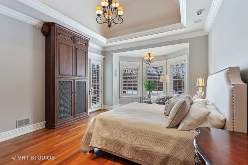 6403 Garfield Ave, Willowbrook IL  60527-5237 exterior