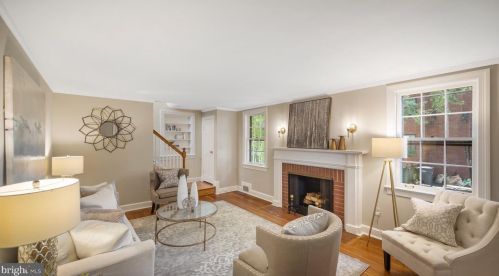 2833 Meadow Ln, Falls Church, VA 22042-2320