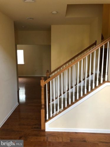 2112 Maple Crest Blvd, York PA  17406-1566 exterior