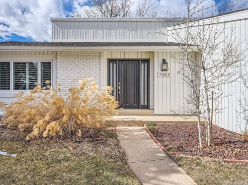 7083 Oneida Cir, Englewood CO  80112-1125 exterior