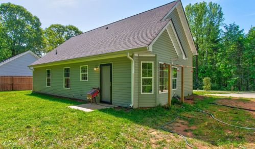 200 Bob White Cir, Cleveland GA  30528-1508 exterior