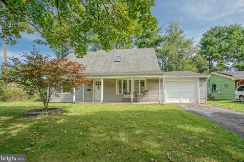 5 Melville Ln, Willingboro, NJ 08046-2910