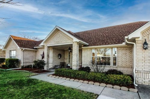 848 Sherry Ln, Aubrey, TX 76227-2808