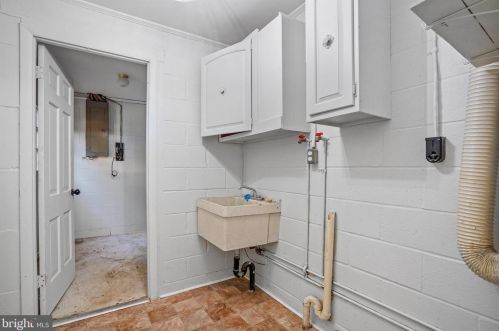 1010 Devonshire Rd, Lancaster PA  17601-1610 exterior