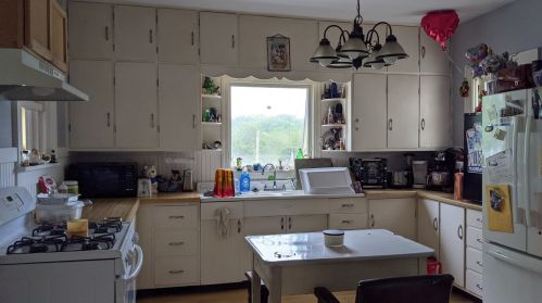 65 Wisconsin St, Carpentersville, IL 60110-2619