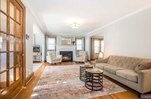 34 Fairview Ave, Ridgewood, NJ 07452-2512