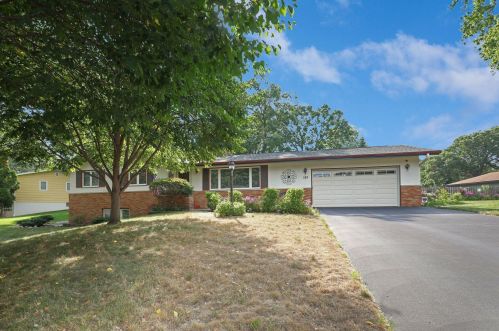 180 Stonybrook Way, Minneapolis, MN 55432-2469