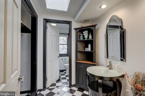 2045 Rockvale Rd, Lancaster PA  17602-1405 exterior