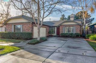 15 Cove Rd, Alameda, CA 94502-7417