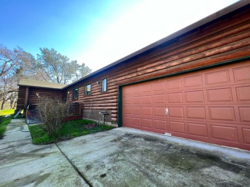8592 Hautly Ln, Valley Springs, CA 95252-9015