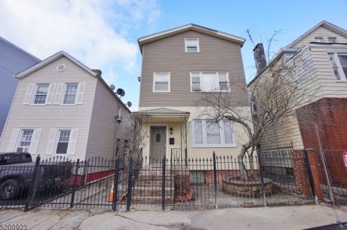 136 Summer Ave, Newark, NJ 07104-1903