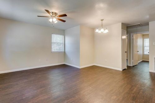 1217 Lowe St, Fort Worth TX  76110-3922 exterior