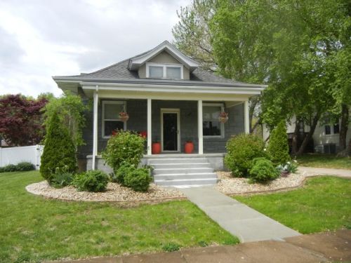 304 Monroe St, Mackinaw, IL 61755-7547