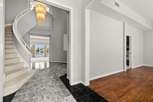 4 Quintana Pl, Galveston, TX 77554-6354