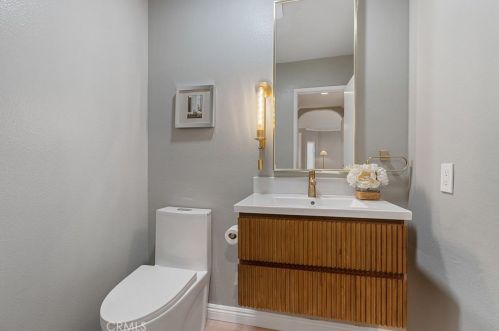 431 Tangelo, Irvine CA  92618-4483 exterior