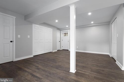 7119 Kerr Dr, Springfield VA  22150-3635 exterior