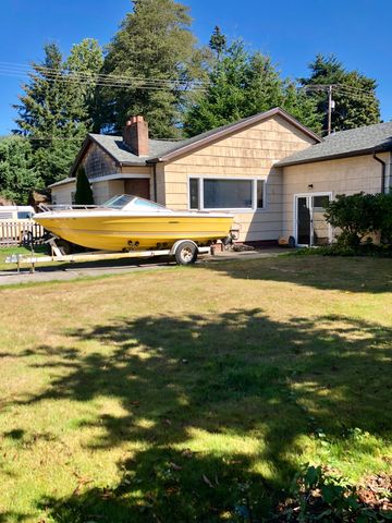 119 5th St, Morton, WA 98356