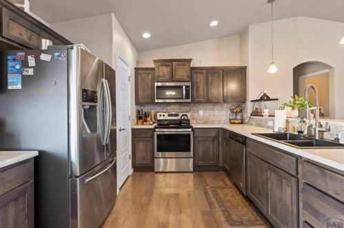 658 Mcclave Dr, Pueblo CO  81007-2126 exterior