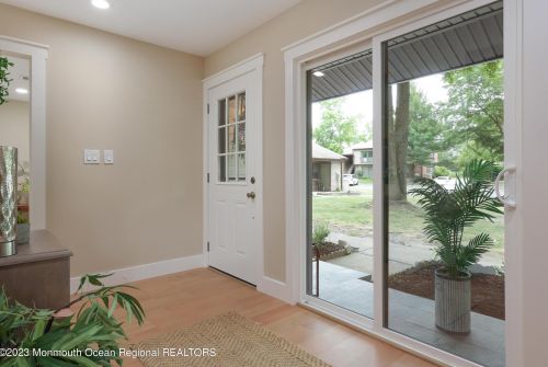 29 Manchester Ct, Tinton Falls NJ 07701-5490 exterior